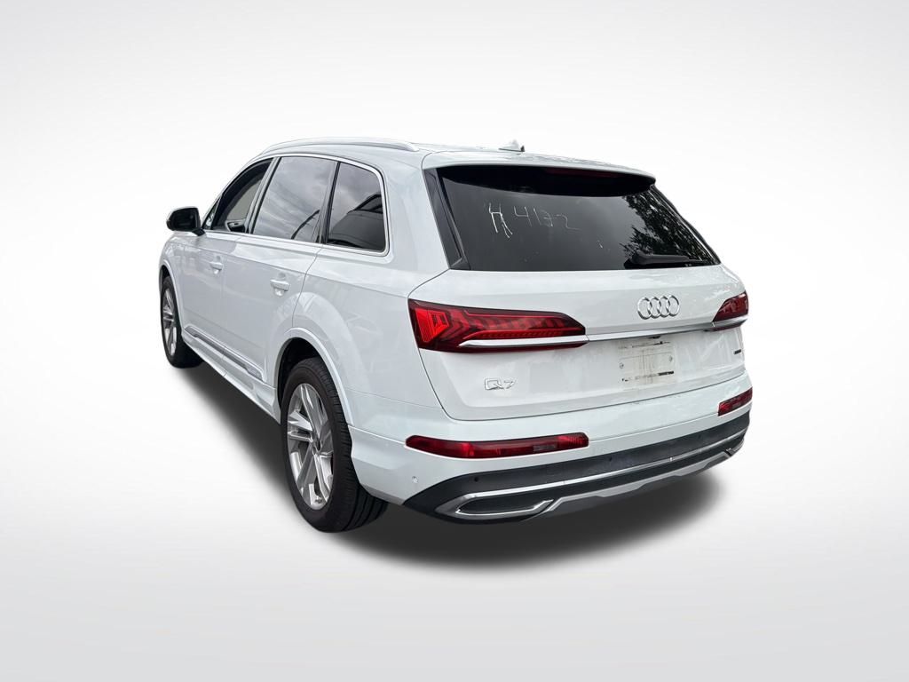 2023 Audi Q7 55 Premium Plus photo 4