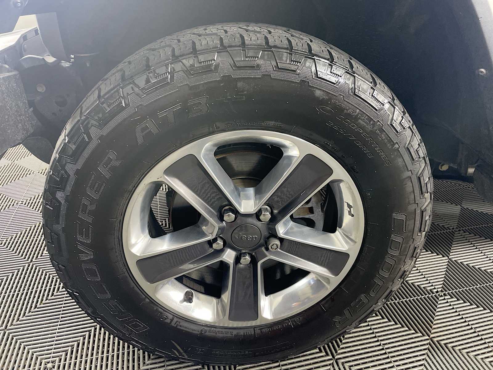 2021 Jeep Wrangler Unlimited Sahara photo 27