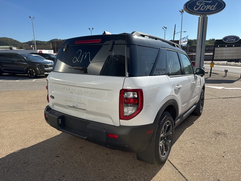2025 Ford Bronco Sport Outer Banks photo 3