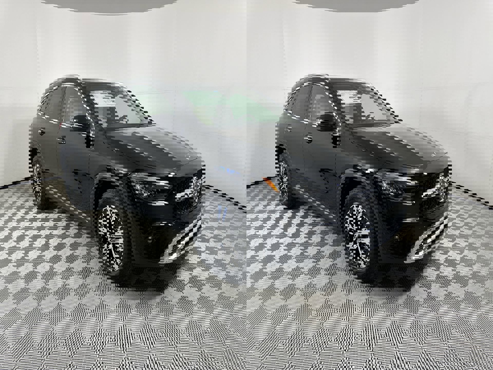 2025 Mercedes Benz GLA 250 4MATIC photo 2