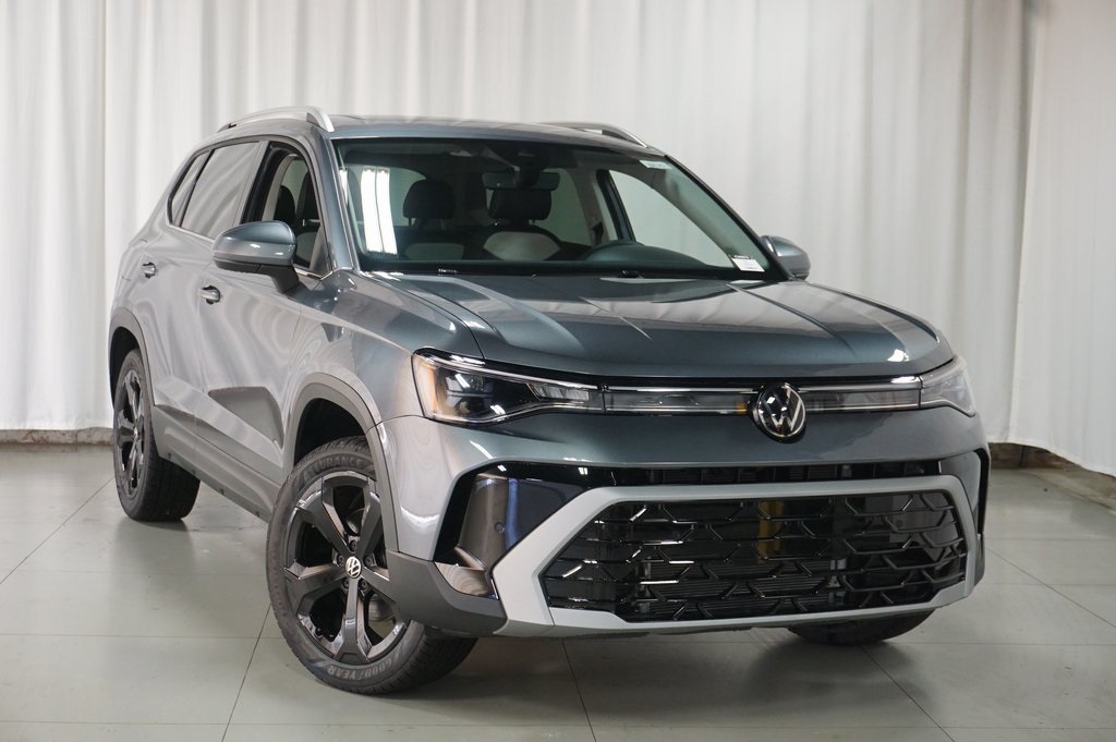 2025 Volkswagen Taos SEL photo 2