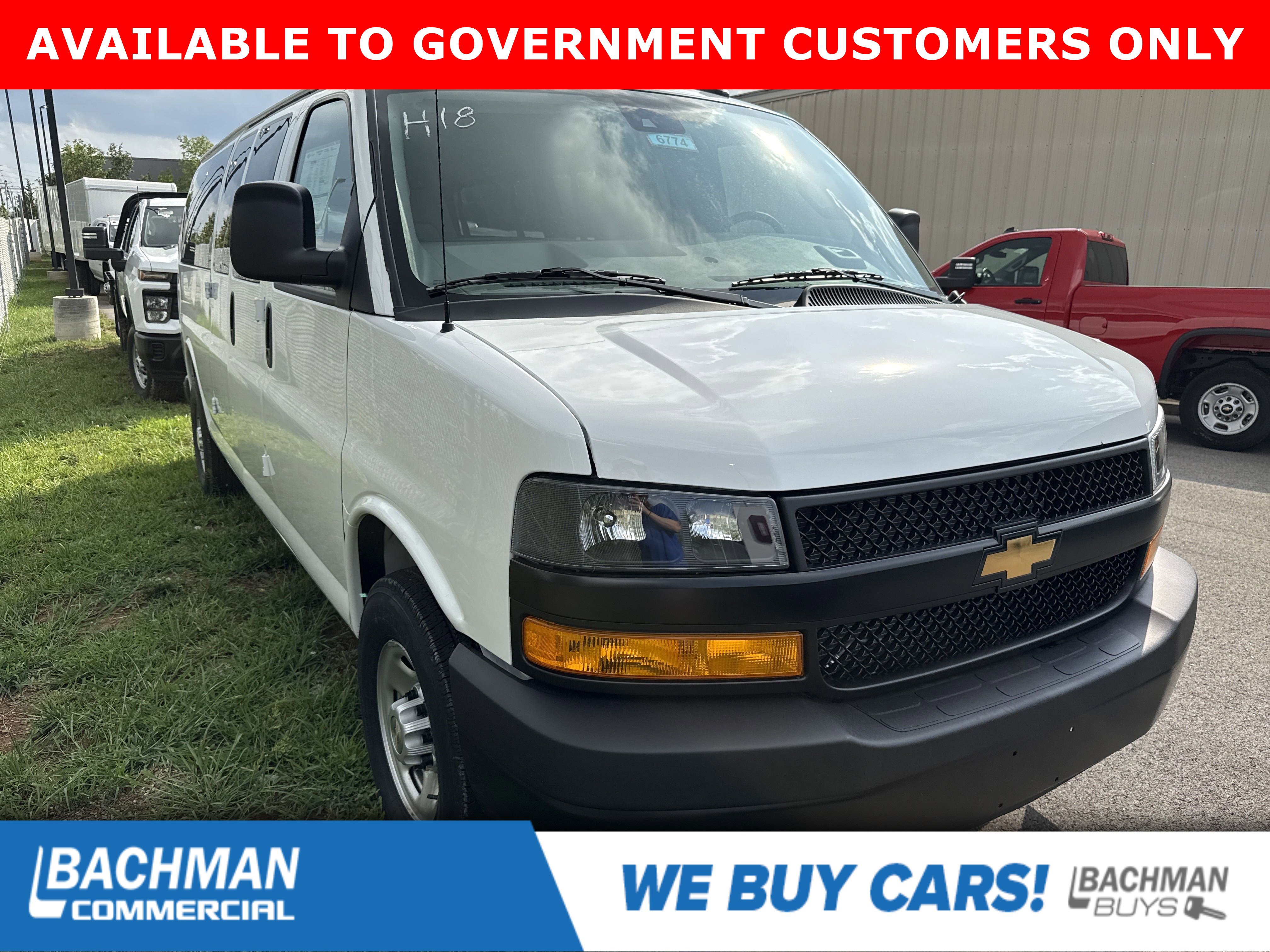 2025 Chevrolet Express Passenger LS's photo