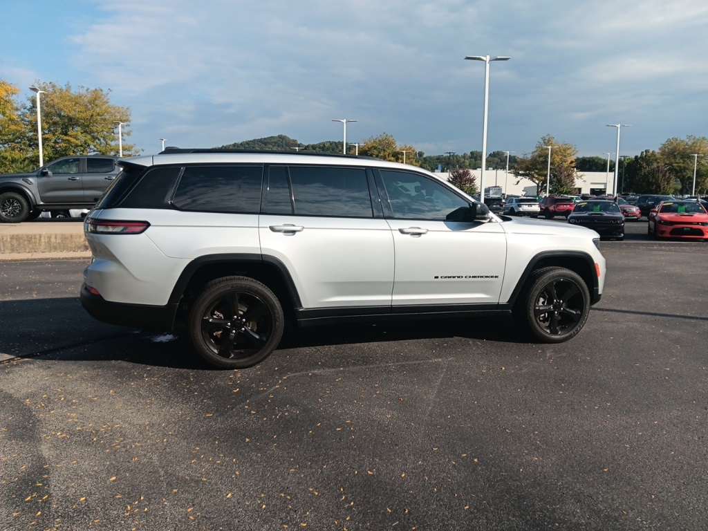 2023 Jeep Grand Cherokee Altitude photo 6