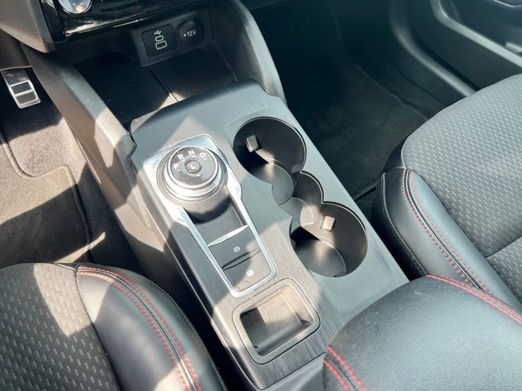 2024 Ford Escape Hybrid ST-Line Select photo 11