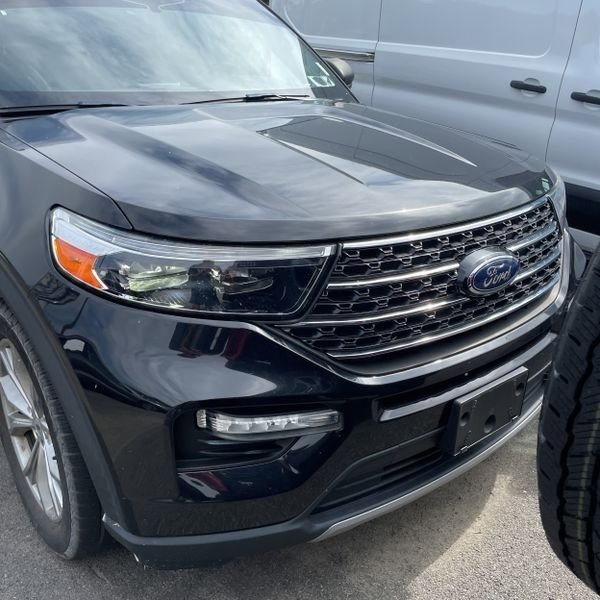 2021 Ford Explorer XLT photo 2