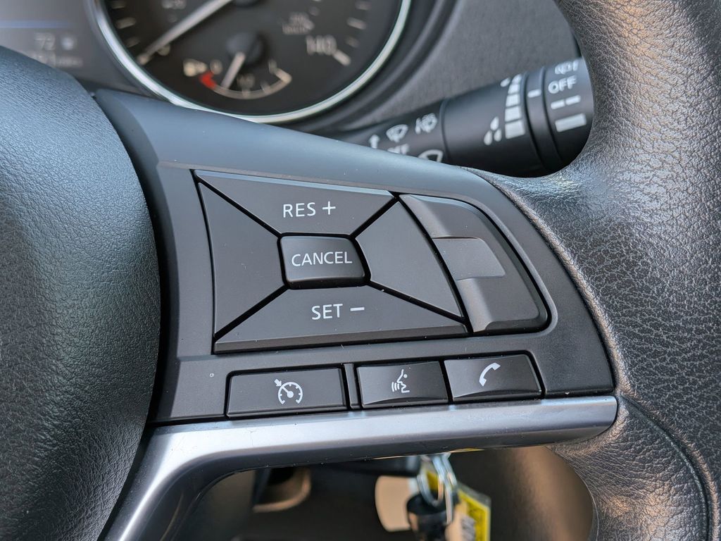 2022 Nissan Rogue Sport S photo 14