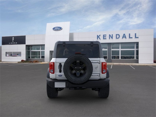 2024 Ford Bronco Black Diamond photo 5
