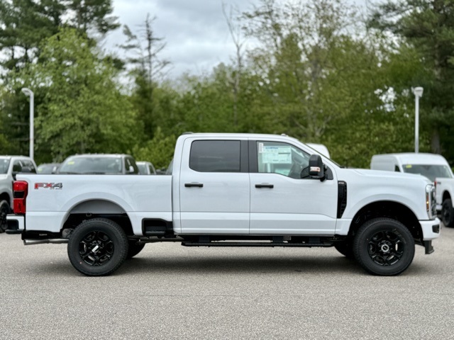 2025 Ford F-250 XL photo 3
