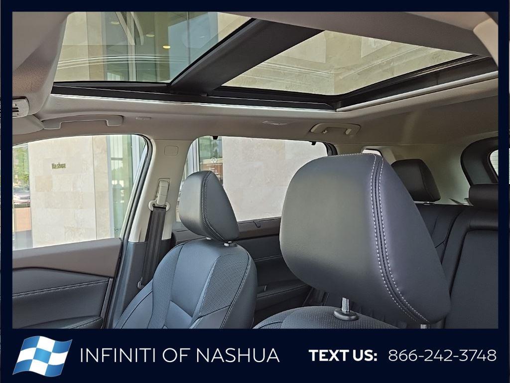 2023 Nissan Rogue Platinum photo 5