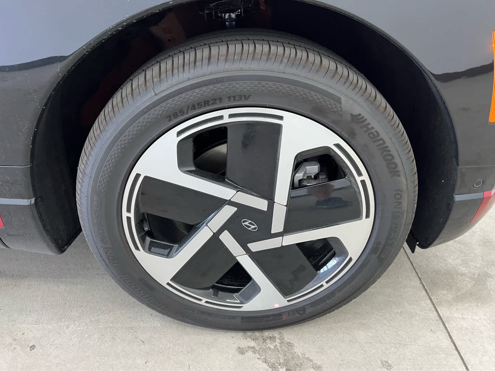 2026 Hyundai Ioniq Limited photo 8