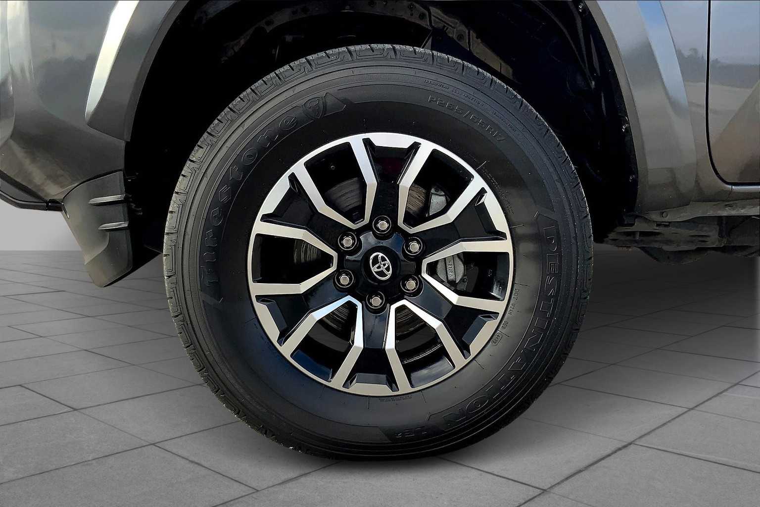 2023 Toyota Tacoma TRD Sport V6 photo 10