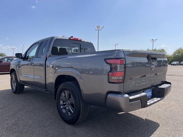 2025 Nissan Frontier SV photo 3