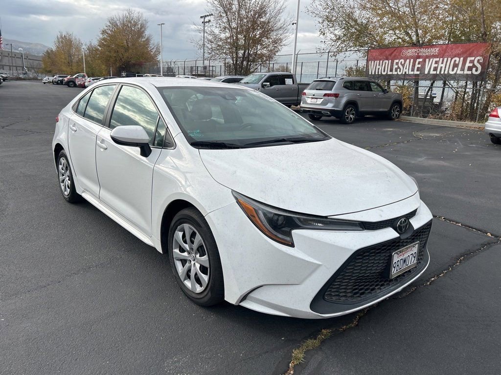 2022 Toyota Corolla LE photo 2