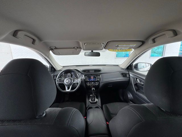 2018 Nissan Rogue SV photo 25