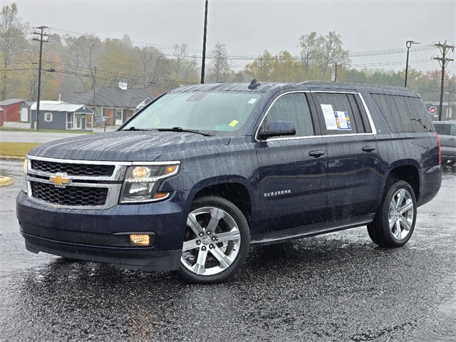 2020 Chevrolet Suburban LT photo 2