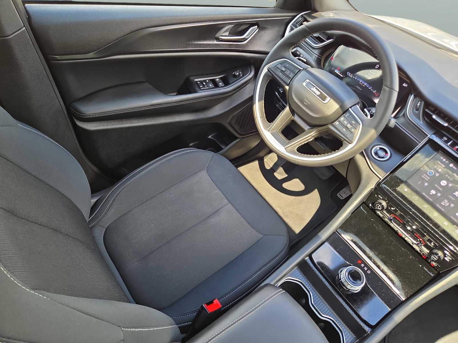 2024 Jeep Grand Cherokee Laredo X photo 16