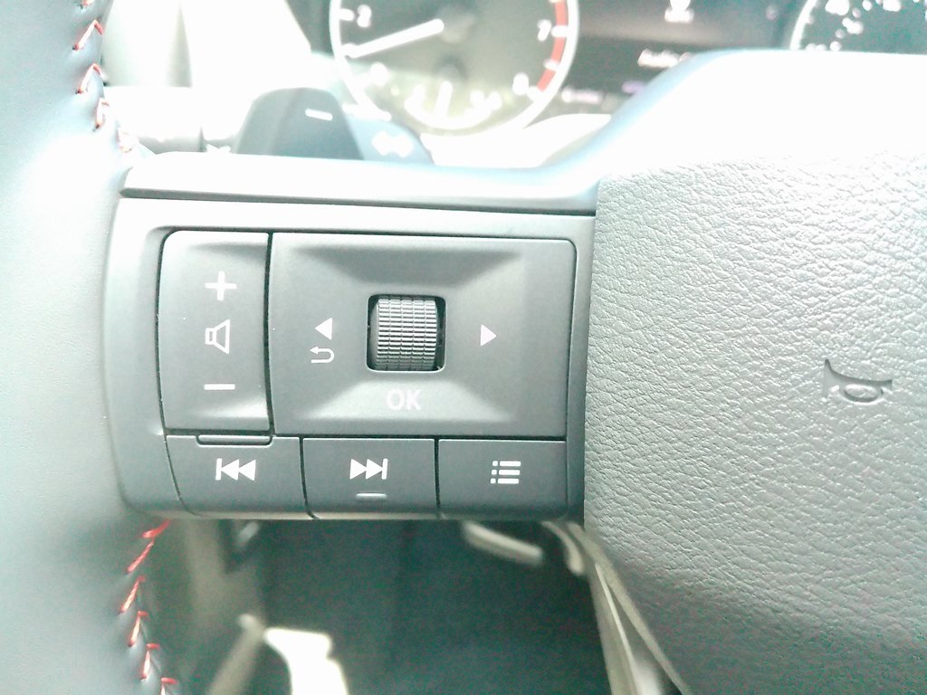 2026 Nissan Rogue SV photo 25