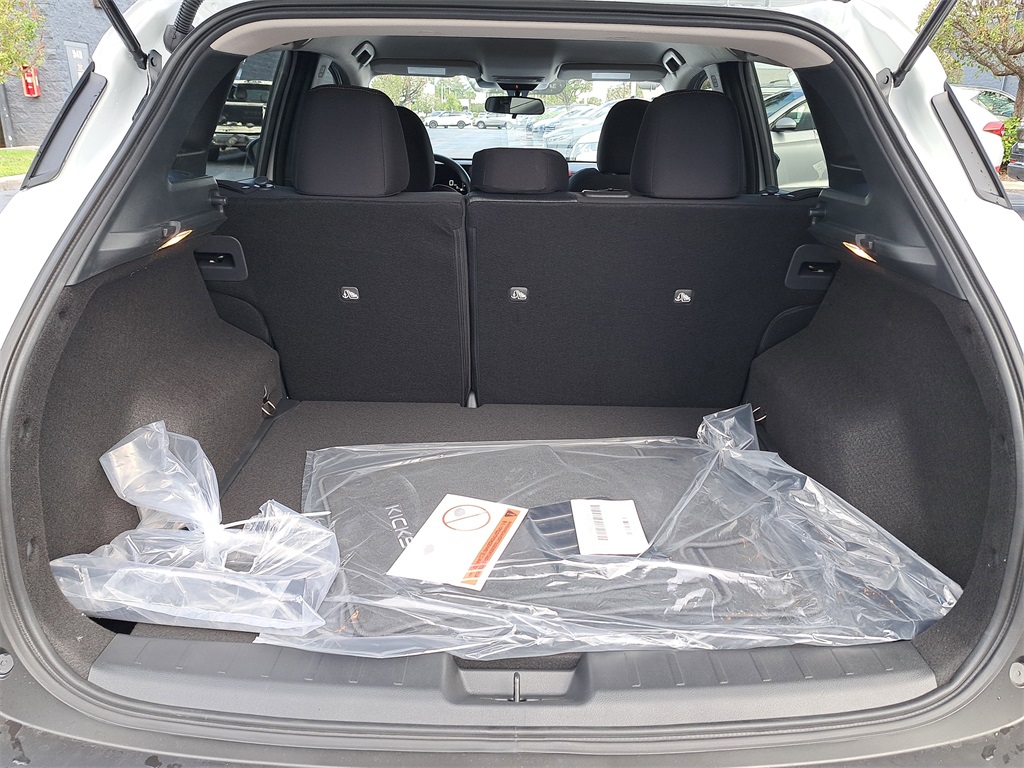 2026 Nissan Kicks SV photo 4