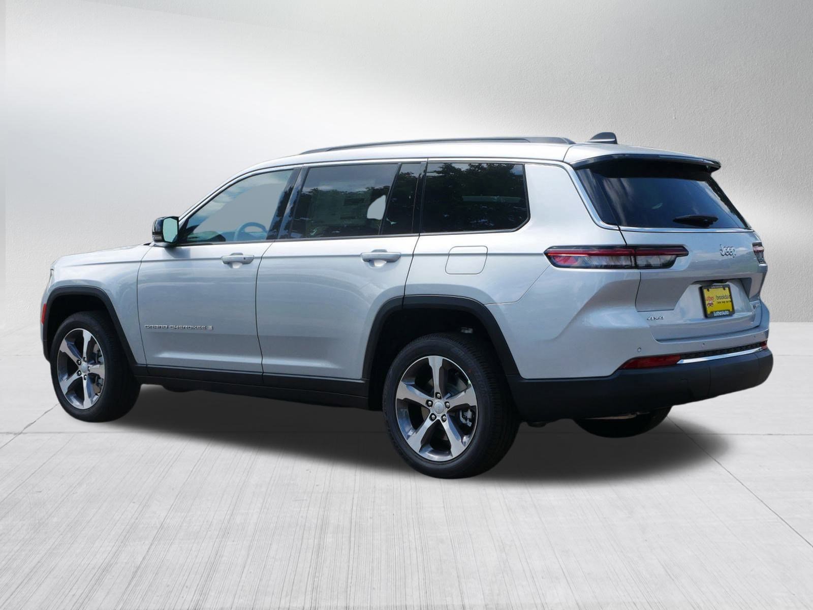 2025 Jeep Grand Cherokee Limited photo 4