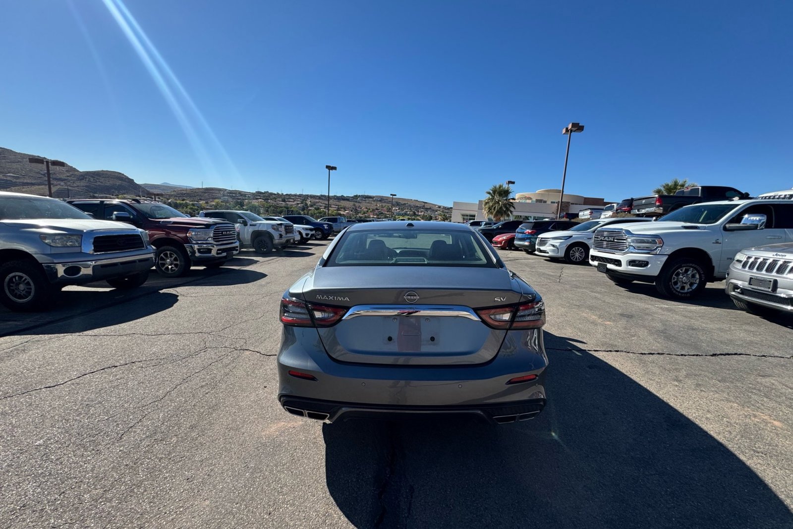 2023 Nissan Maxima SV photo 3