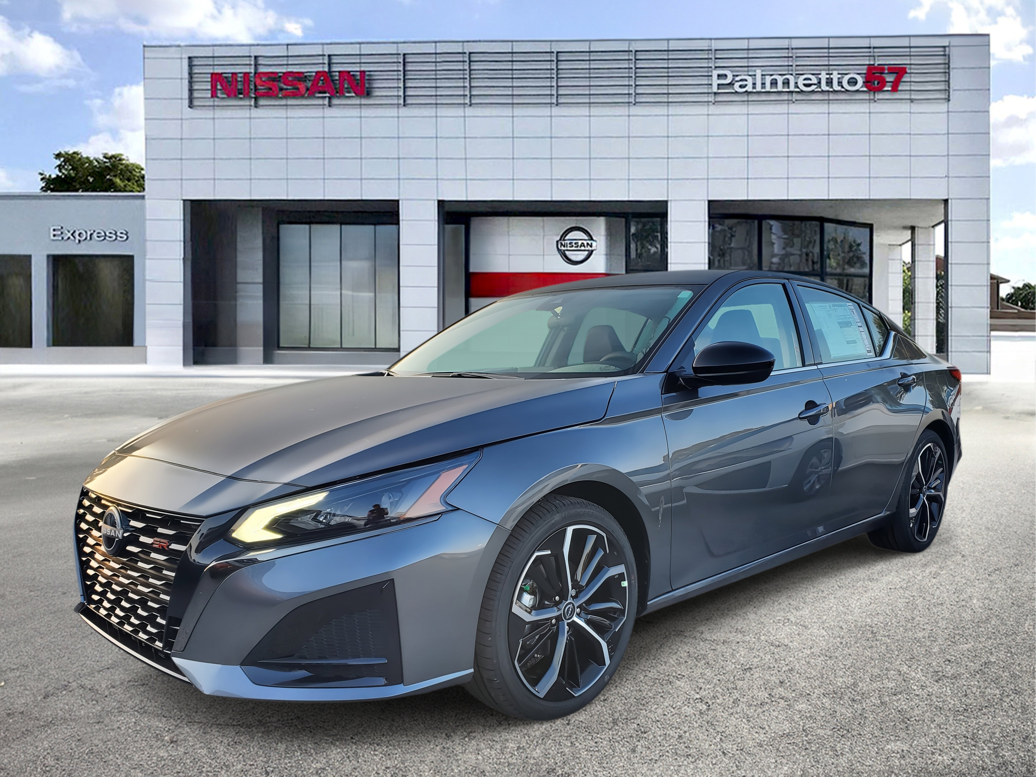 2025 Nissan Altima SR photo 3