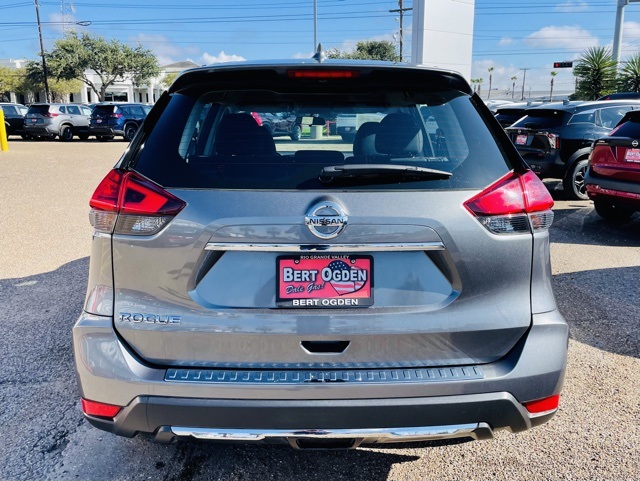 2017 Nissan Rogue S photo 3