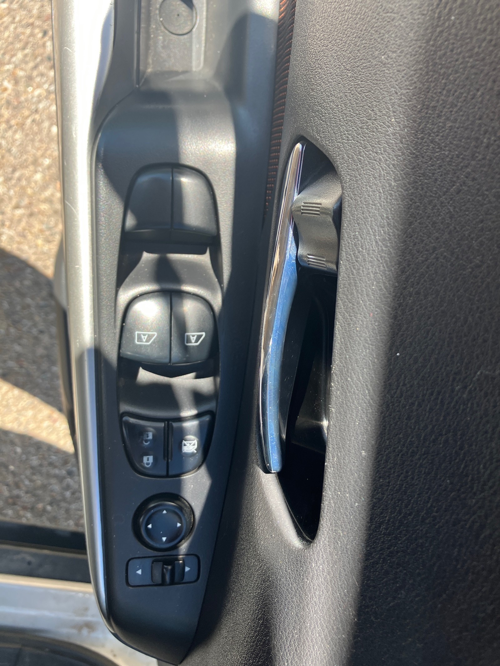 Used 2020 SILVER Nissan SR image 10