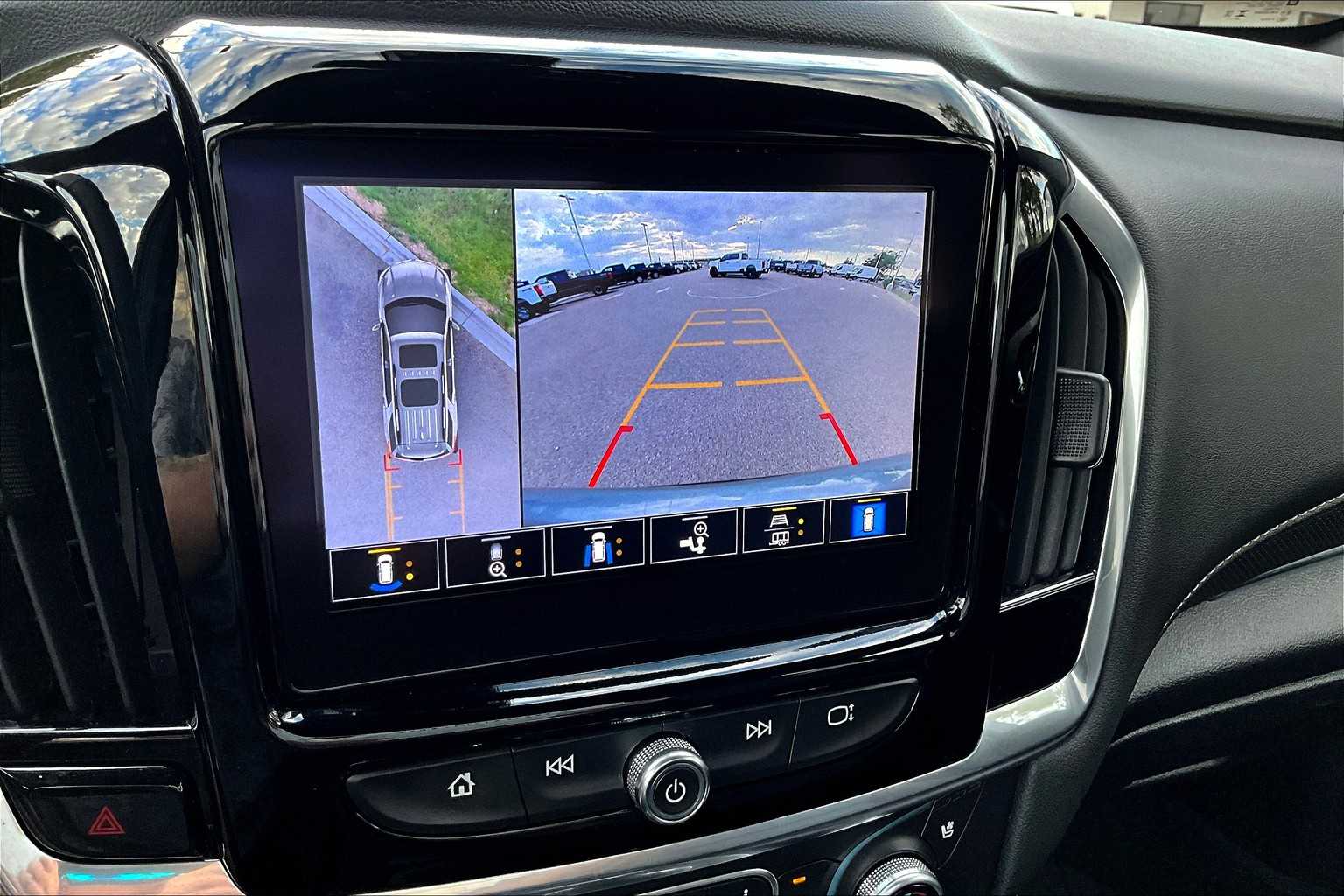 2023 Chevrolet Traverse Premier photo 21