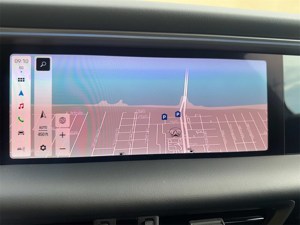 2025 Porsche Macan Electric photo 25