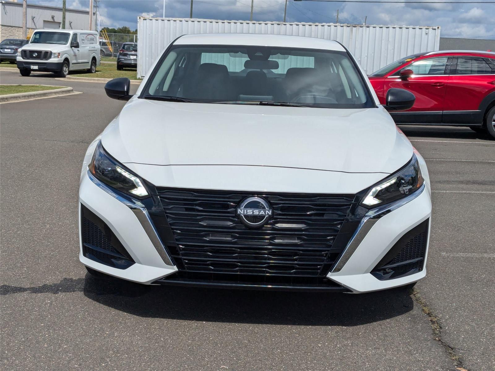 2025 Nissan Altima S photo 2