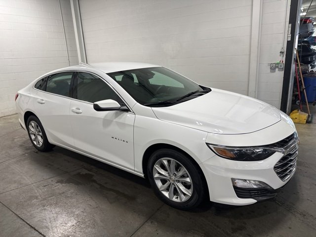 2025 Chevrolet Malibu 1LT photo 3