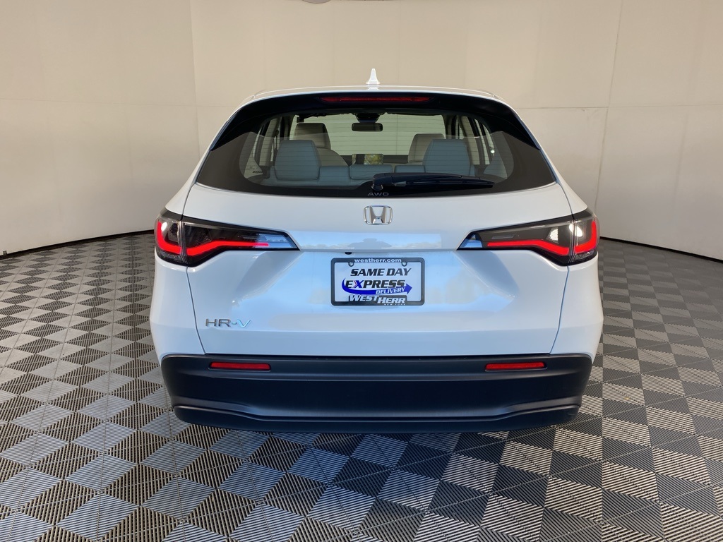 2023 Honda HR-V LX photo 5