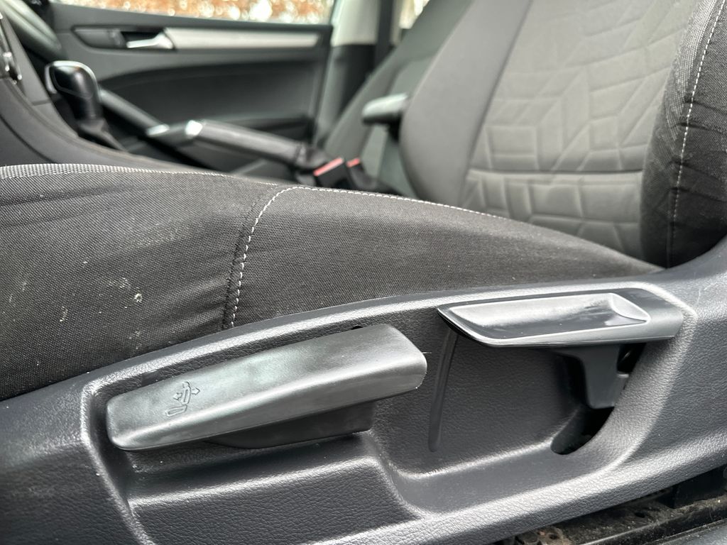 2020 Volkswagen Passat 2.0T S photo 4