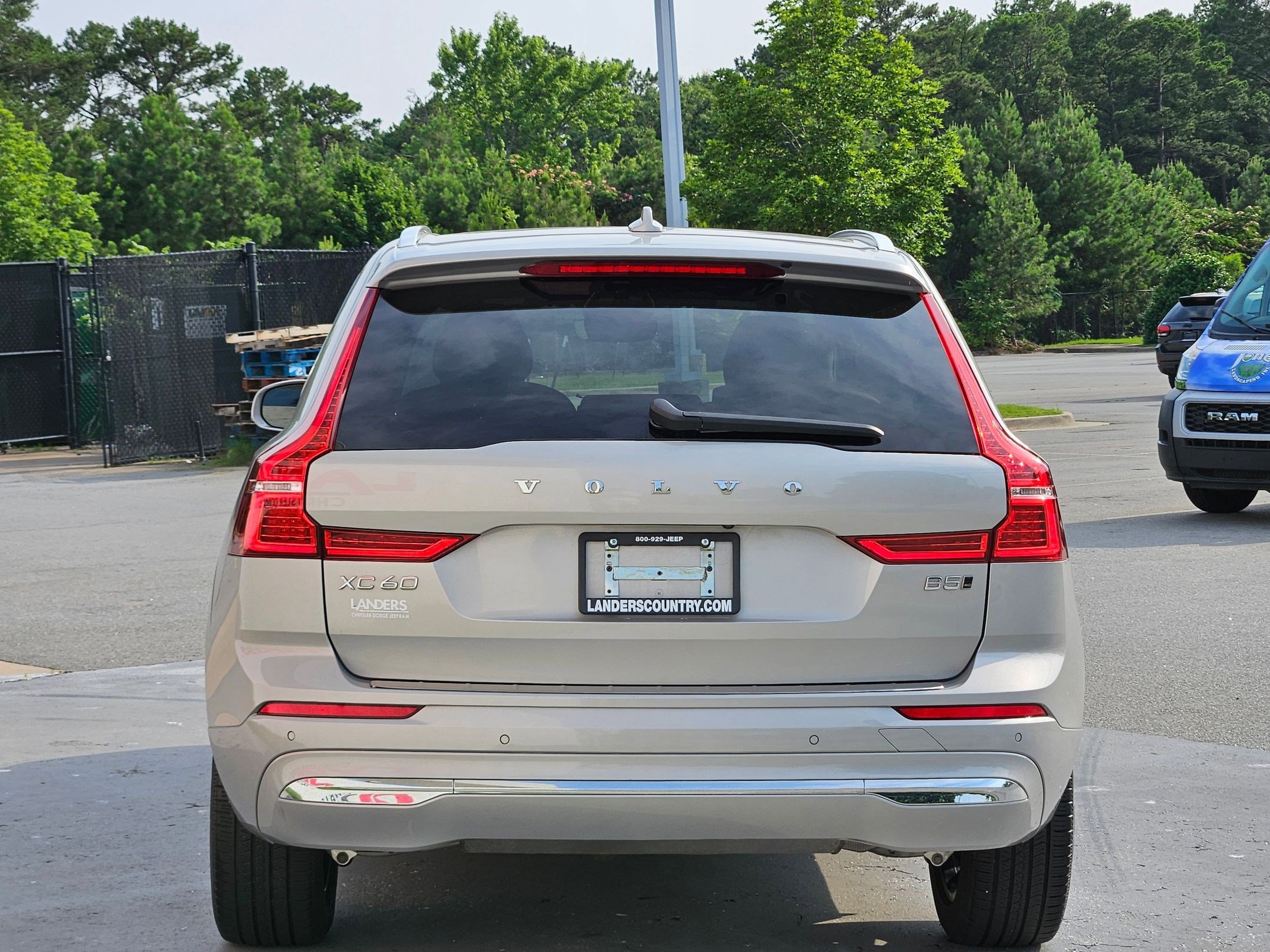 2022 Volvo XC60 Inscription photo 5