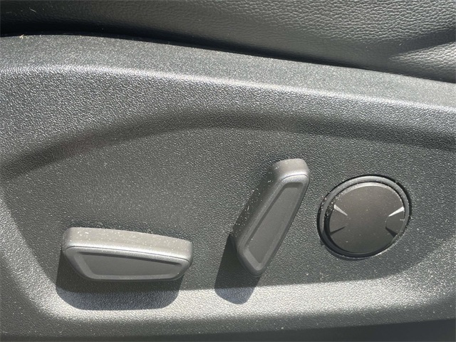 2021 Ford Edge Titanium photo 12