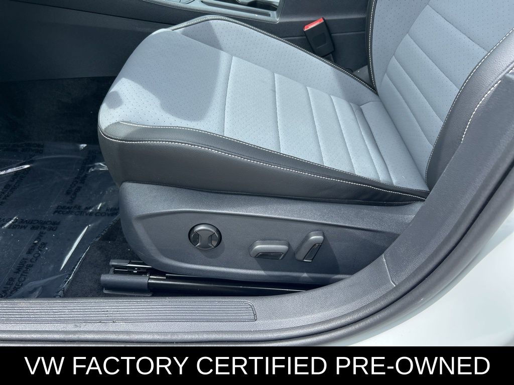 2025 Volkswagen Jetta 1.5T SE photo 9