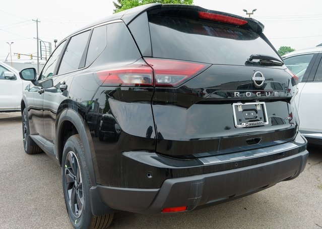2025 Nissan Rogue SV photo 3