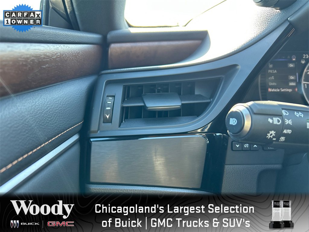 2025 LEXUS ES - Image 17