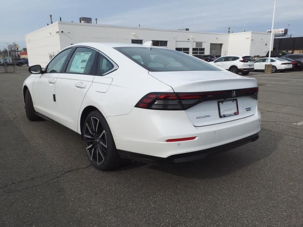 2025 Honda Accord Hybrid Touring photo 4