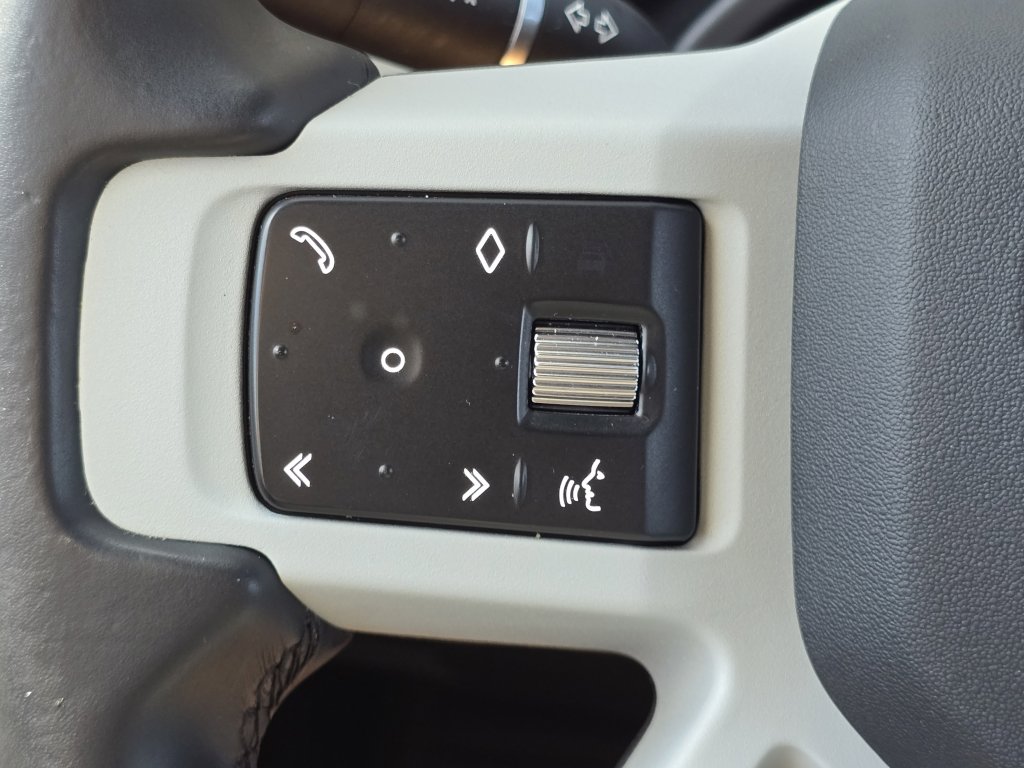 2023 Land Rover Defender 130 S photo 21