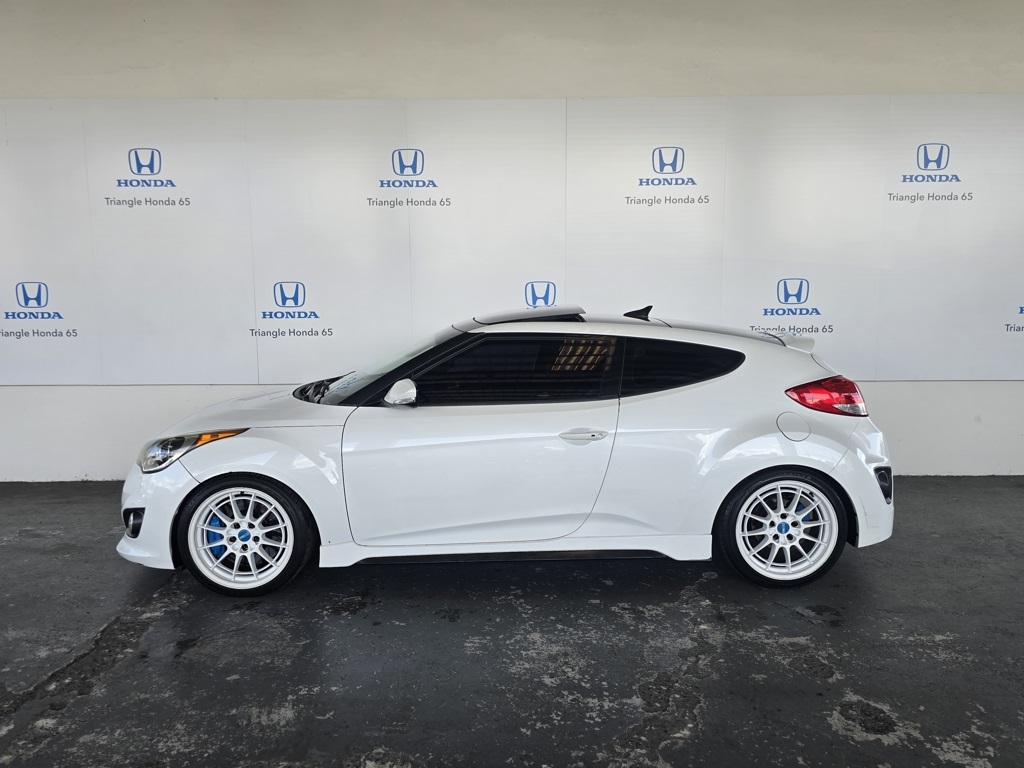 2017 Hyundai Veloster Value Edition R-Spec Turbo photo 3