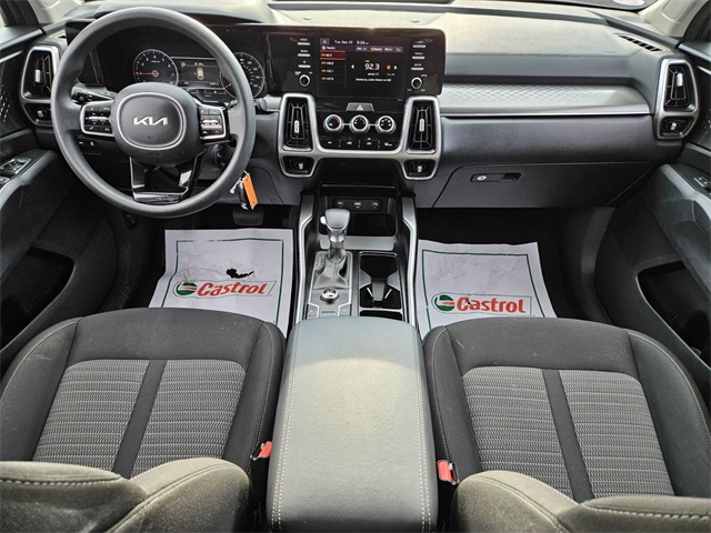 2022 Kia Sorento LX photo 12