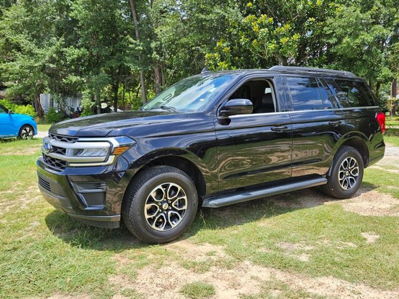 2024 Ford Expedition XLT photo 2