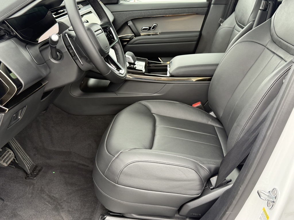 2025 Land Rover Range Rover Sport P360 S photo 10