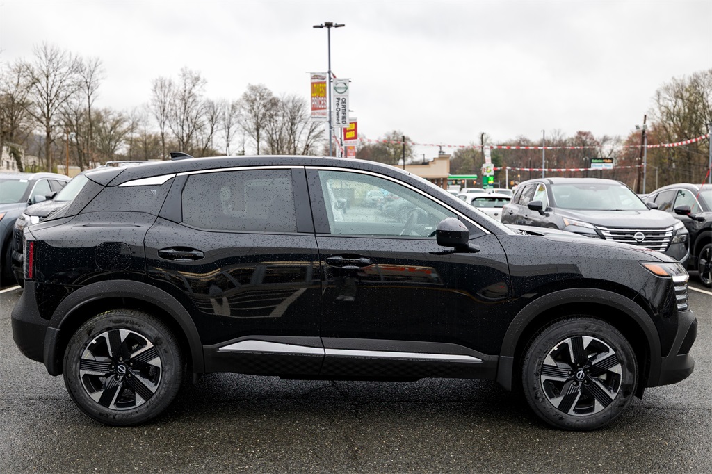 2025 Nissan Kicks SV photo 4