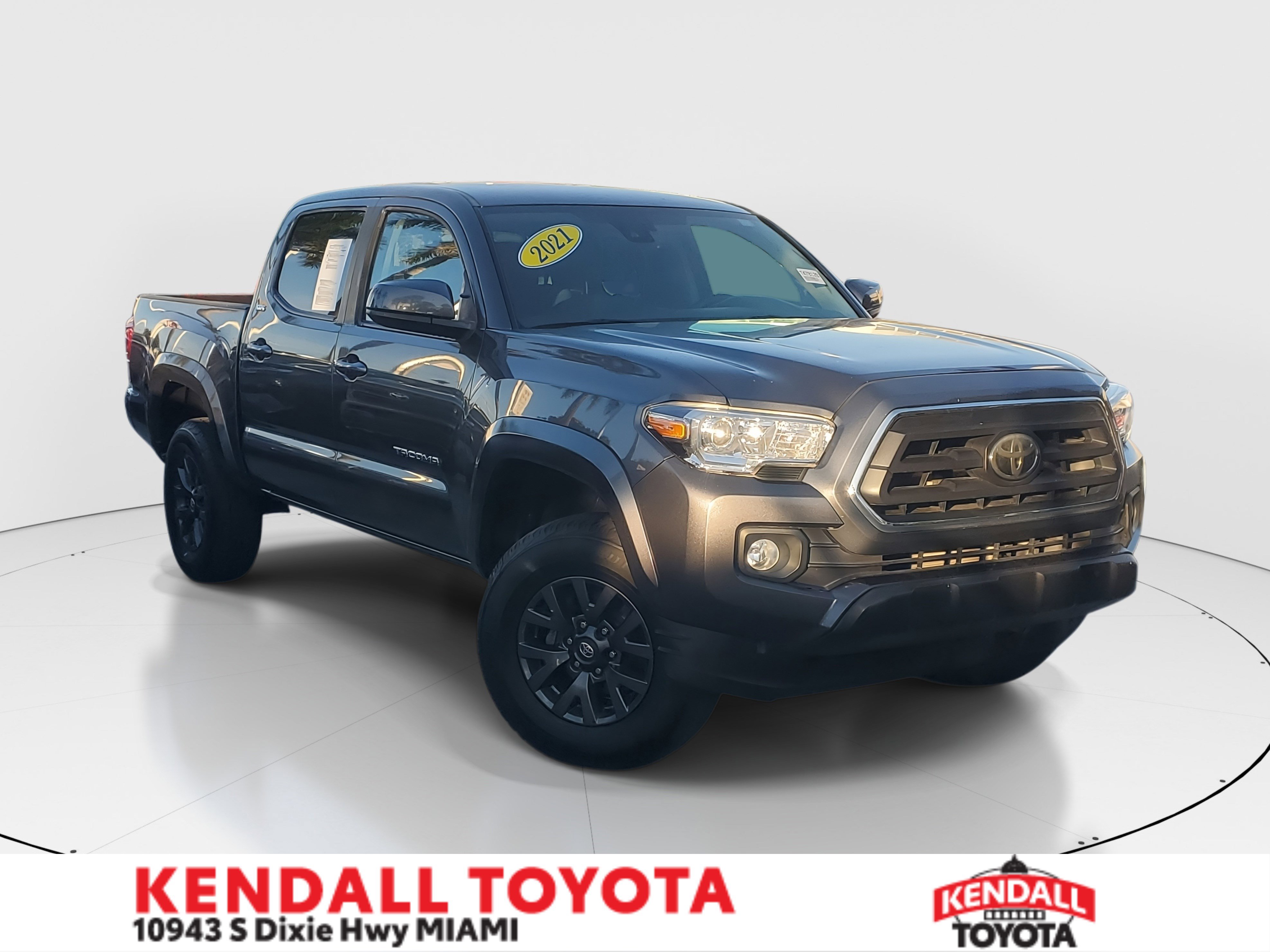 2021 Toyota Tacoma SR5's photo