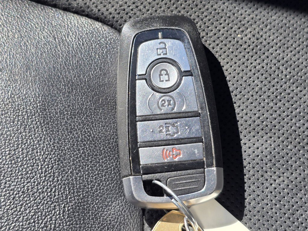 2019 Ford Edge ST photo 19