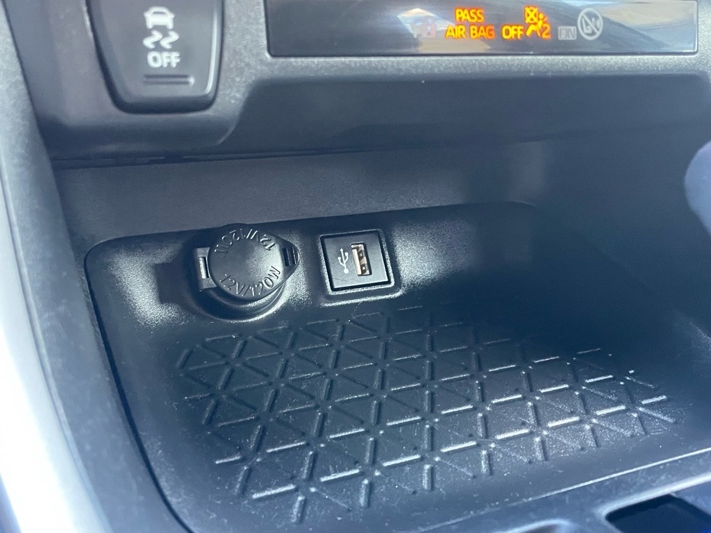 2023 Toyota RAV4 XLE photo 15