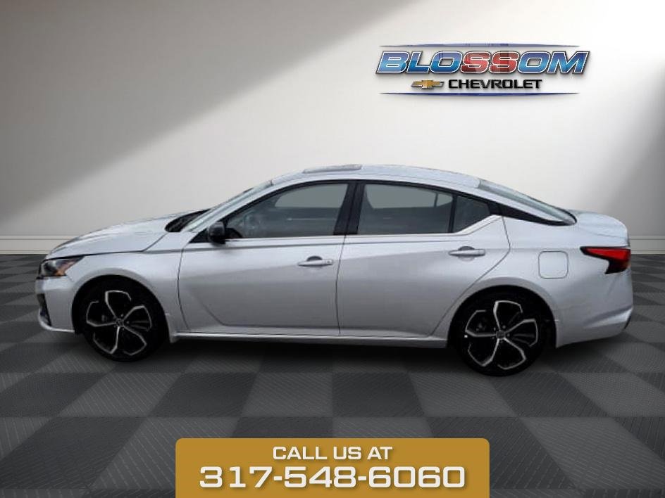 2024 Nissan Altima 2.5 SR photo 4