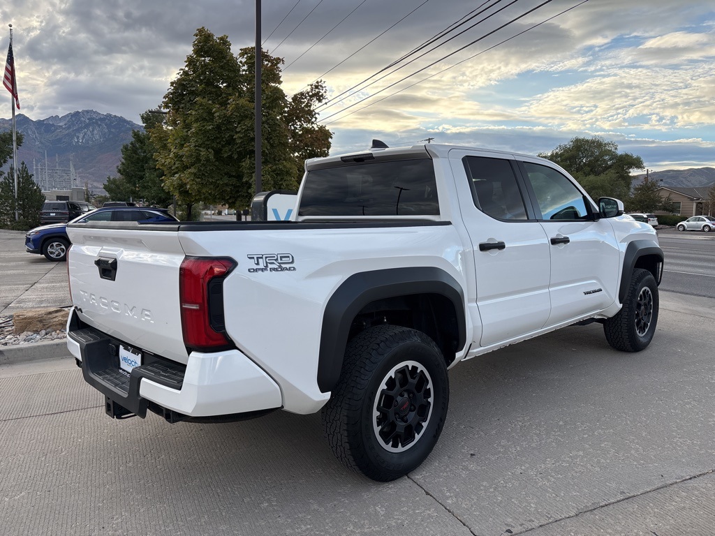 2024 Toyota Tacoma TRD Off-Road photo 4